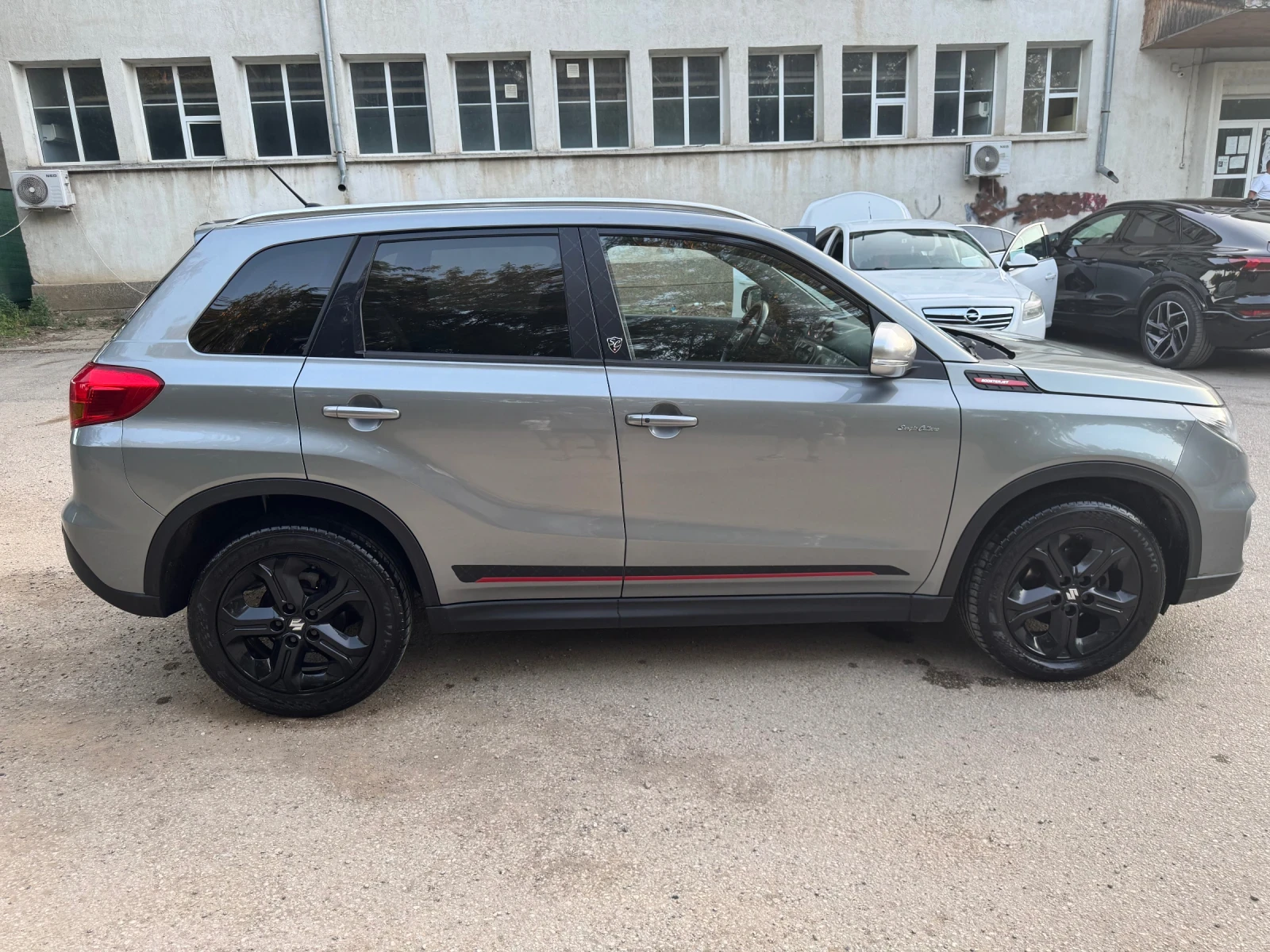 Suzuki Vitara 1.4T Boosterjet Sergio Cellano 4x4 Швейцария, снимка 7 - Автомобили и джипове - 55498823