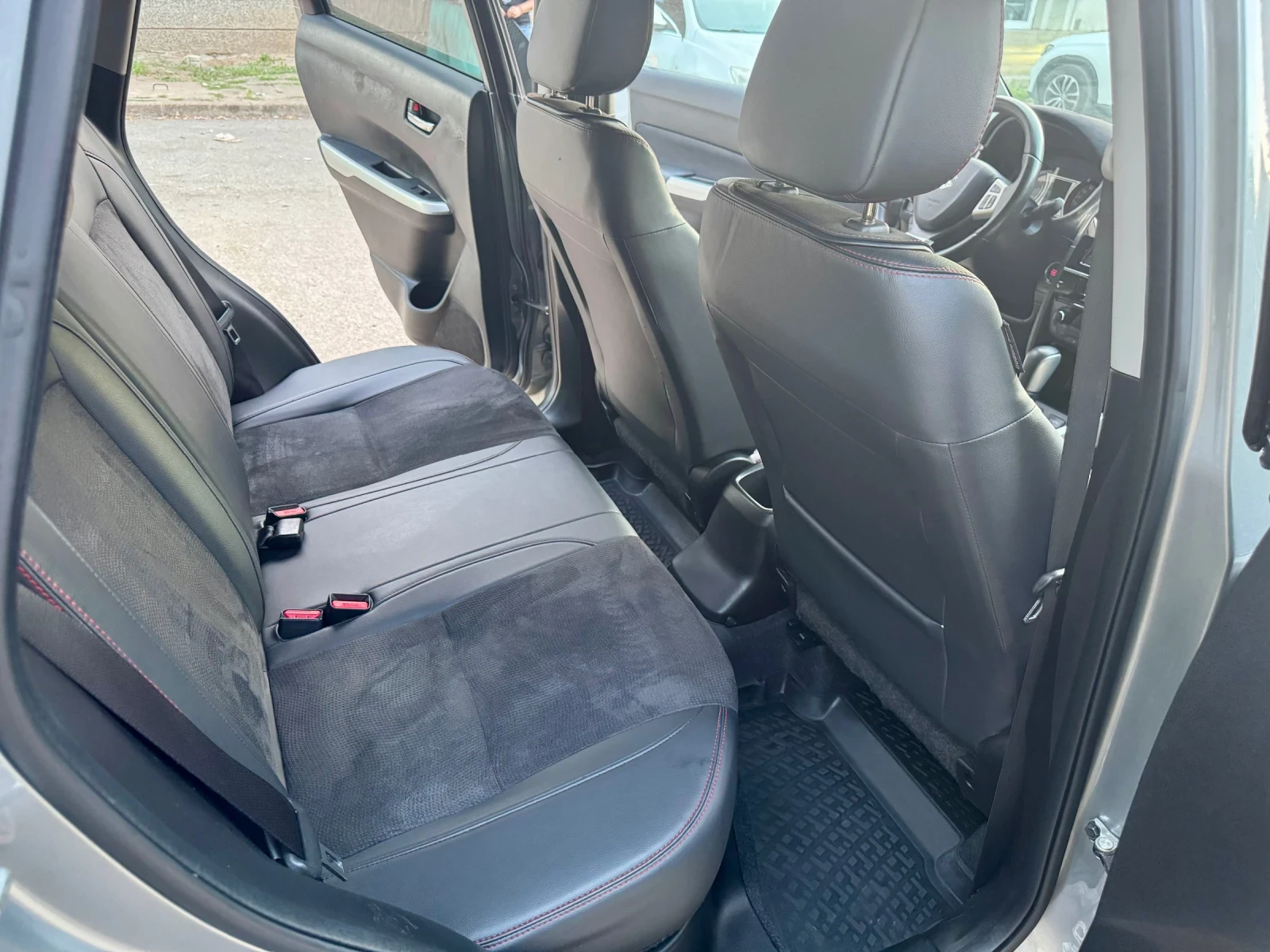 Suzuki Vitara 1.4T Boosterjet Sergio Cellano 4x4 Швейцария, снимка 14 - Автомобили и джипове - 55498823