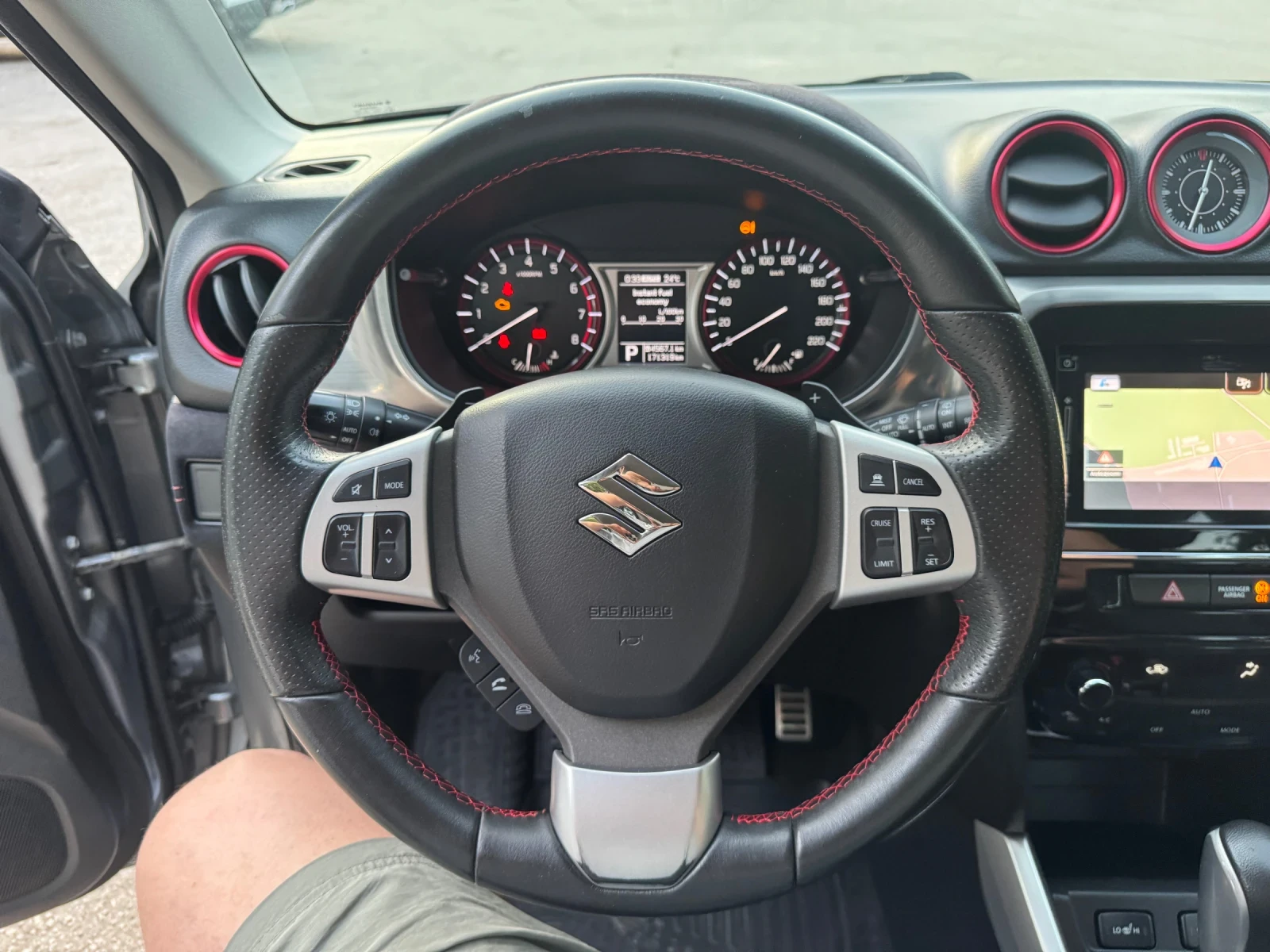 Suzuki Vitara 1.4T Boosterjet Sergio Cellano 4x4 Швейцария, снимка 11 - Автомобили и джипове - 55498823