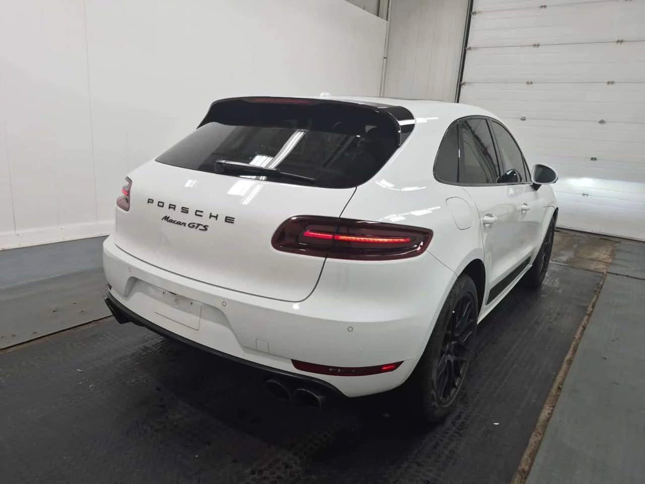 Porsche Macan * GTS * CARFAX * ЦЕНА ДО БГ, снимка 3 - Автомобили и джипове - 55693399