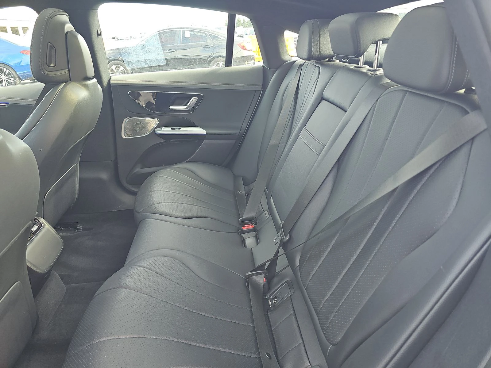 Mercedes-Benz EQE 350 4MATIC Sedan* ЦЕНА ДО СОФИЯ, снимка 9 - Автомобили и джипове - 56259697