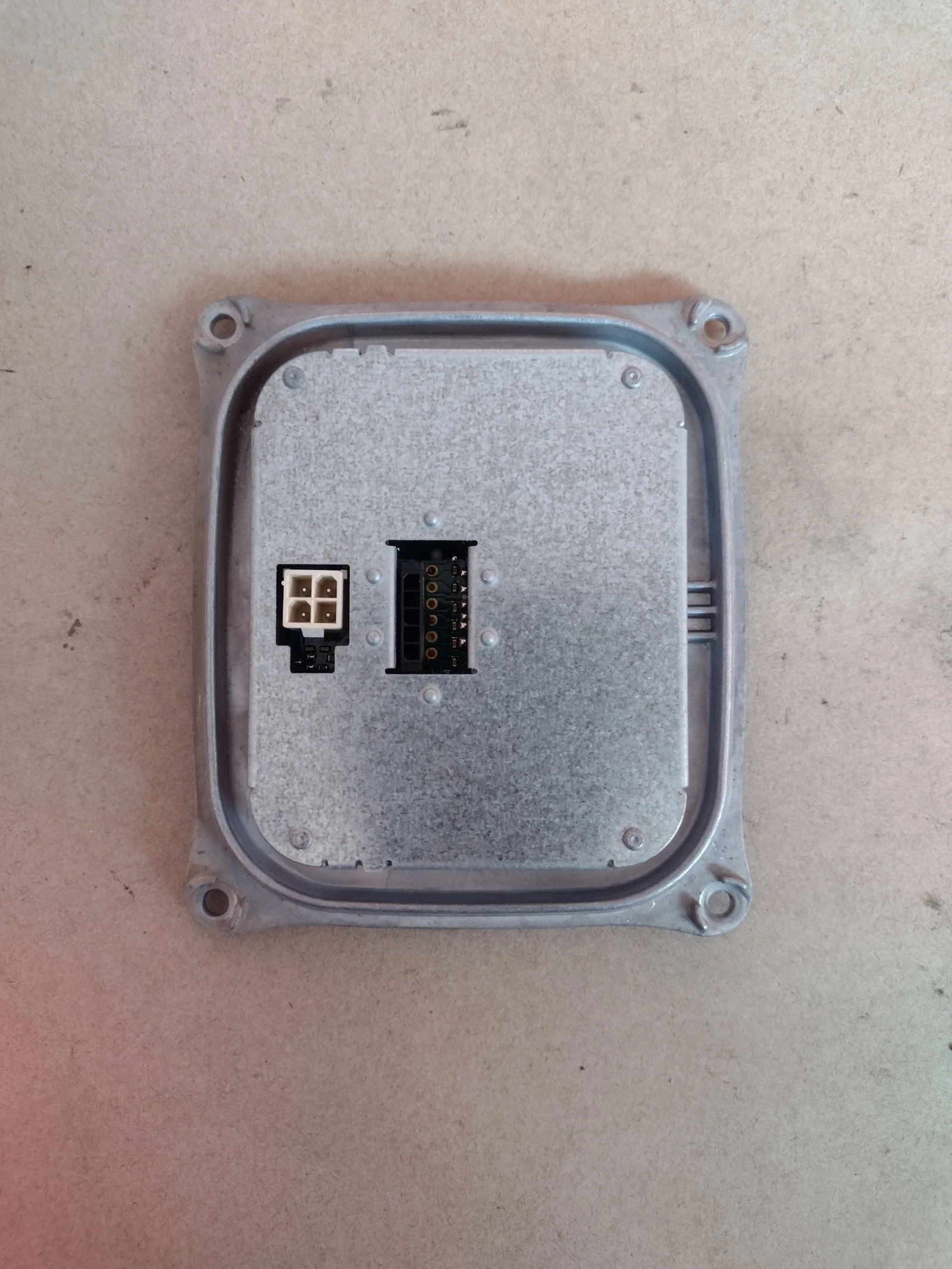 1307329218  ������ ����� �� AUDI A4 B8  1 307 329 218 | Mobile.bg � ����������� 2