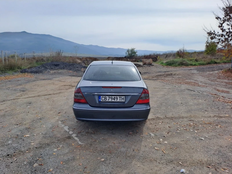 Mercedes-Benz E 220, снимка 8 - Автомобили и джипове - 47565005