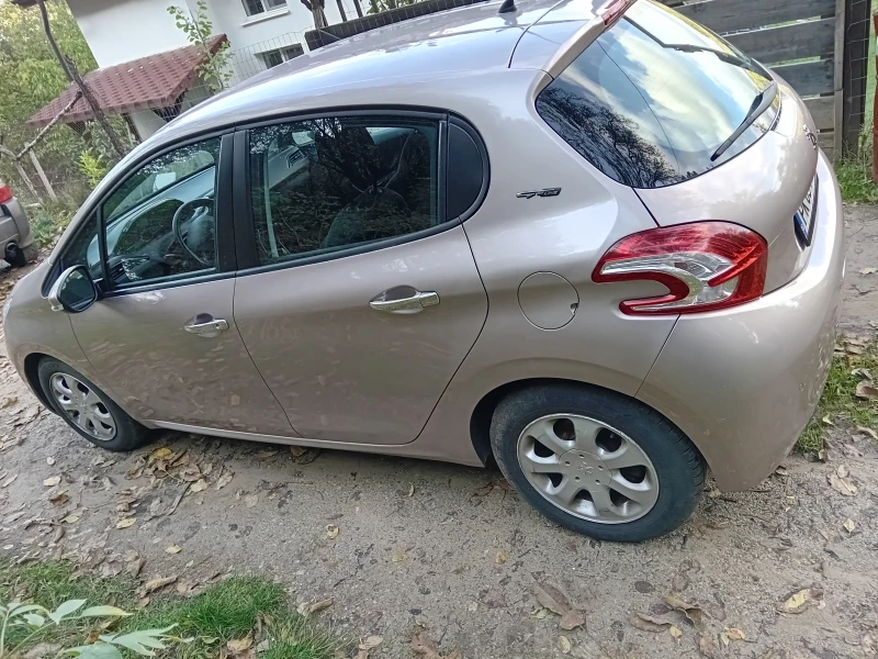 Peugeot 208, снимка 4 - Автомобили и джипове - 47572334