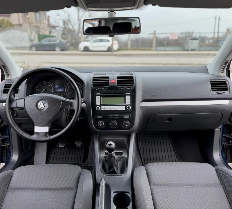 VW Golf 1.9 TDI, снимка 12 - Автомобили и джипове - 49362239