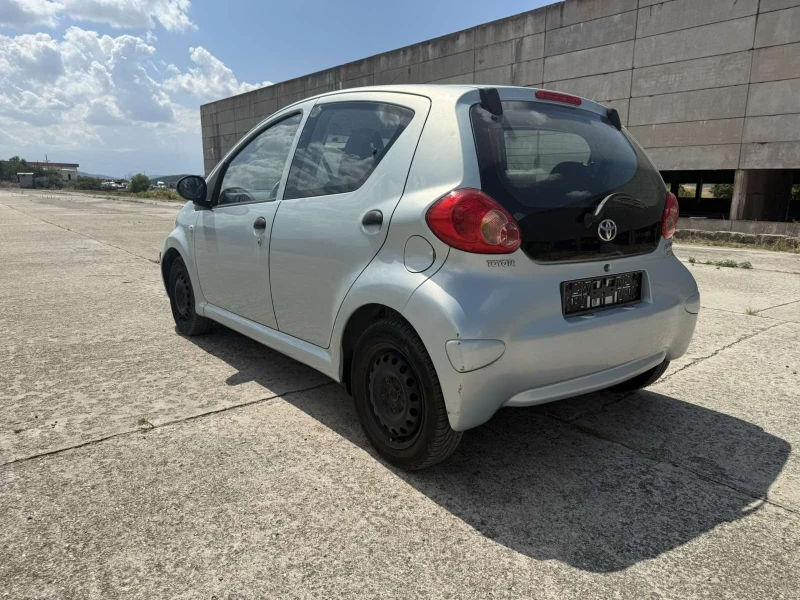 Toyota Aygo 1.0, снимка 11 - Автомобили и джипове - 51235533
