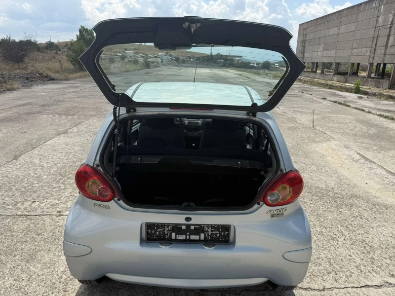 Toyota Aygo 1.0, снимка 9 - Автомобили и джипове - 51235533