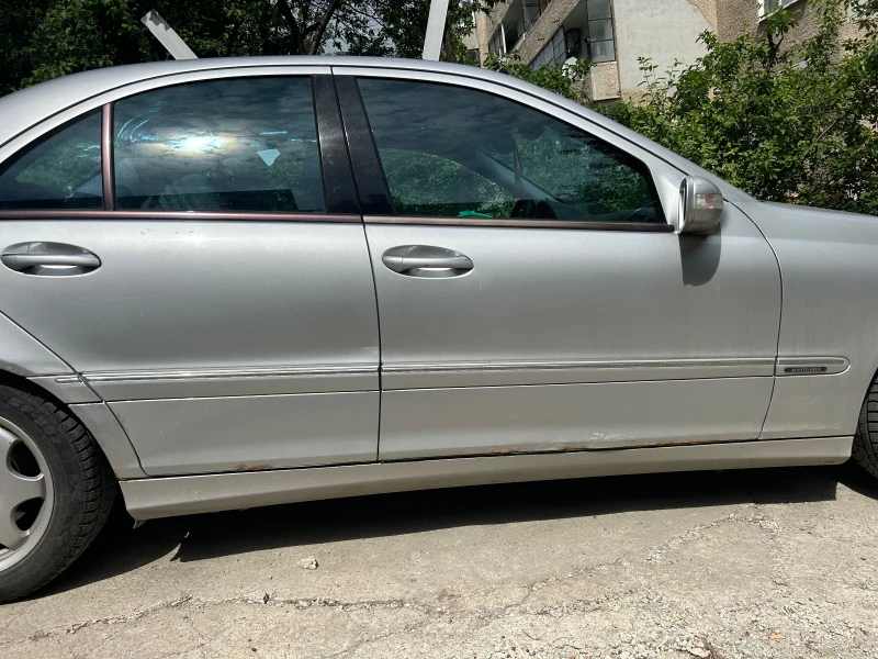 Mercedes-Benz C 200, снимка 10 - Автомобили и джипове - 51365751