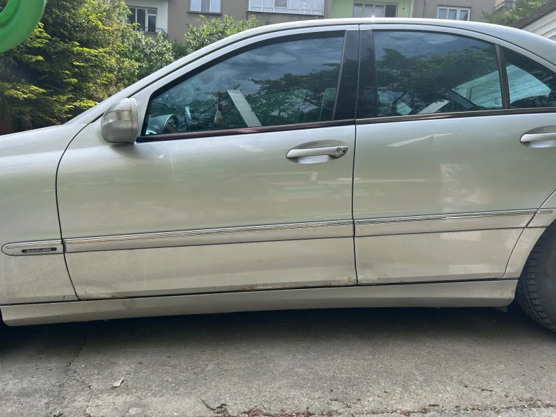 Mercedes-Benz C 200, снимка 9 - Автомобили и джипове - 51365751