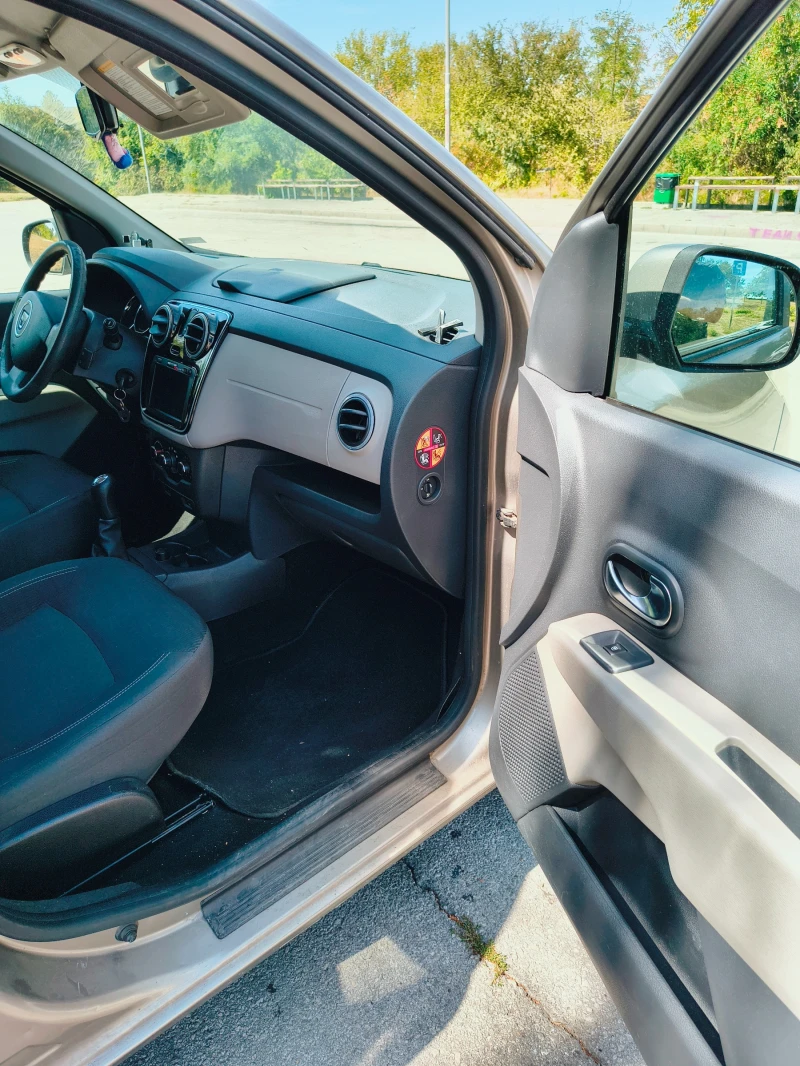 Dacia Lodgy 1.2 TCe, снимка 9 - Автомобили и джипове - 52698002