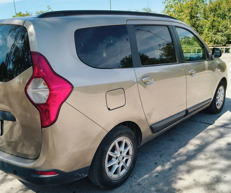 Dacia Lodgy 1.2 TCe, снимка 5 - Автомобили и джипове - 52698002