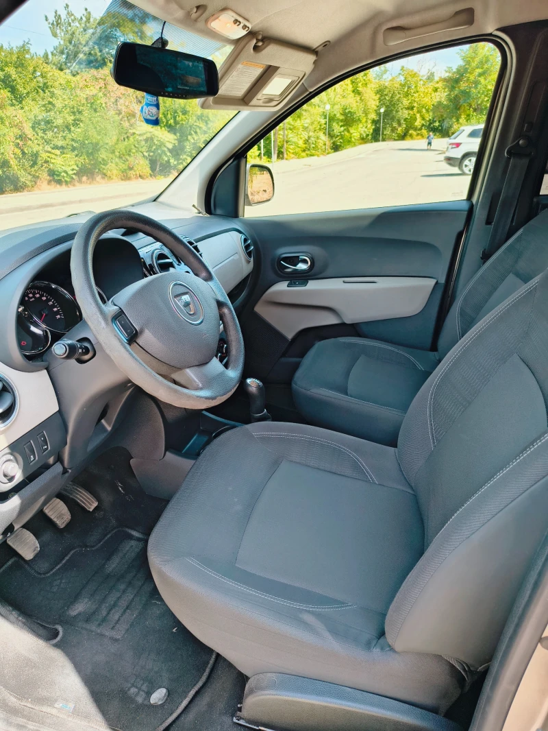 Dacia Lodgy 1.2 TCe, снимка 8 - Автомобили и джипове - 52698002