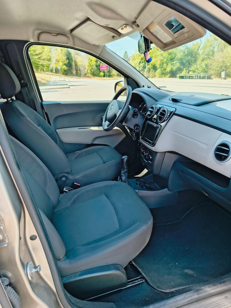 Dacia Lodgy 1.2 TCe, снимка 10 - Автомобили и джипове - 52698002