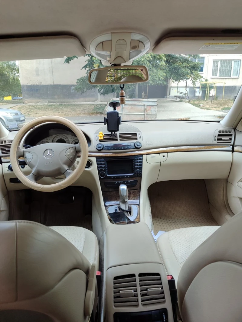 Mercedes-Benz E 320, снимка 9 - Автомобили и джипове - 52548441