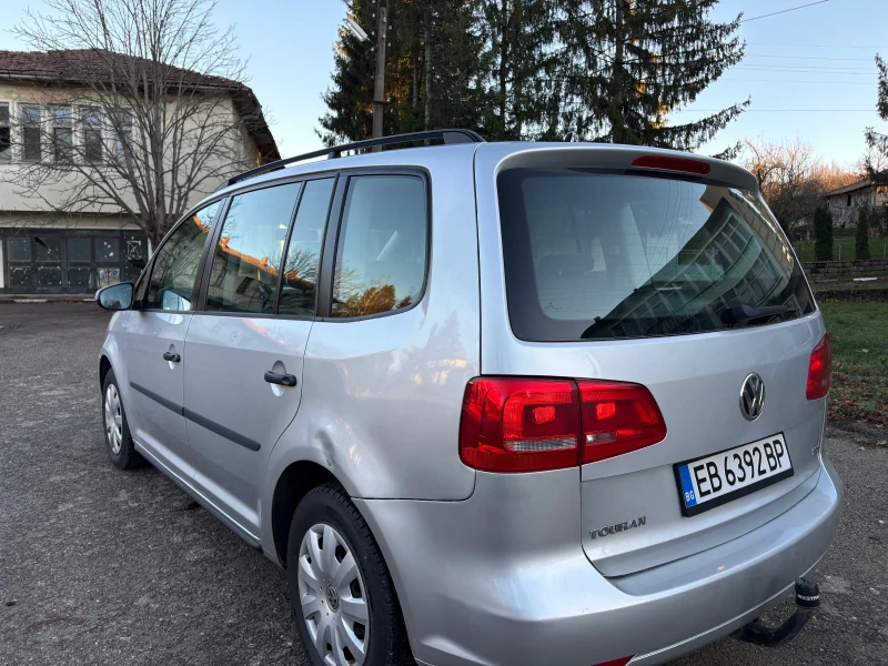 VW Touran 1.6 TDI, снимка 5 - Автомобили и джипове - 52738882