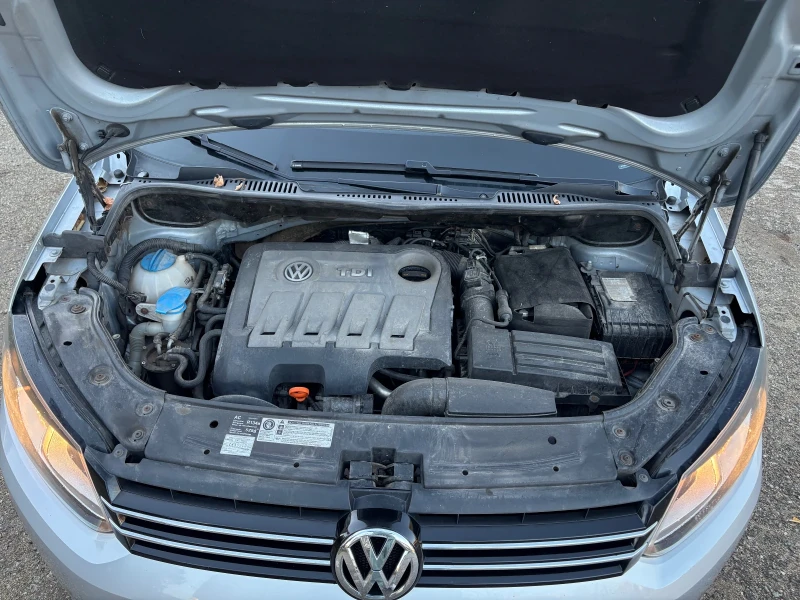 VW Touran 1.6 TDI, снимка 16 - Автомобили и джипове - 52738882