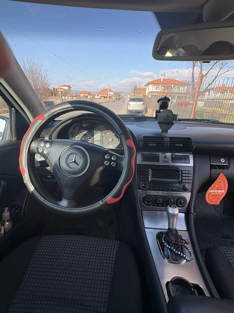 Mercedes-Benz C 220, снимка 15 - Автомобили и джипове - 52949754