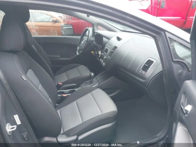 Kia Forte  EX, снимка 5 - Автомобили и джипове - 49191569