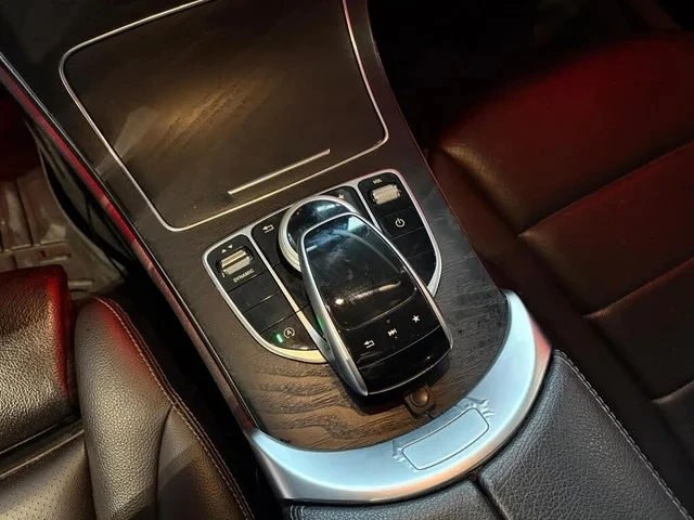 Mercedes-Benz C 300 C 300 4MATIC AMG Line | Шибедах| Камера| Blind Spo, снимка 14 - Автомобили и джипове - 55432571