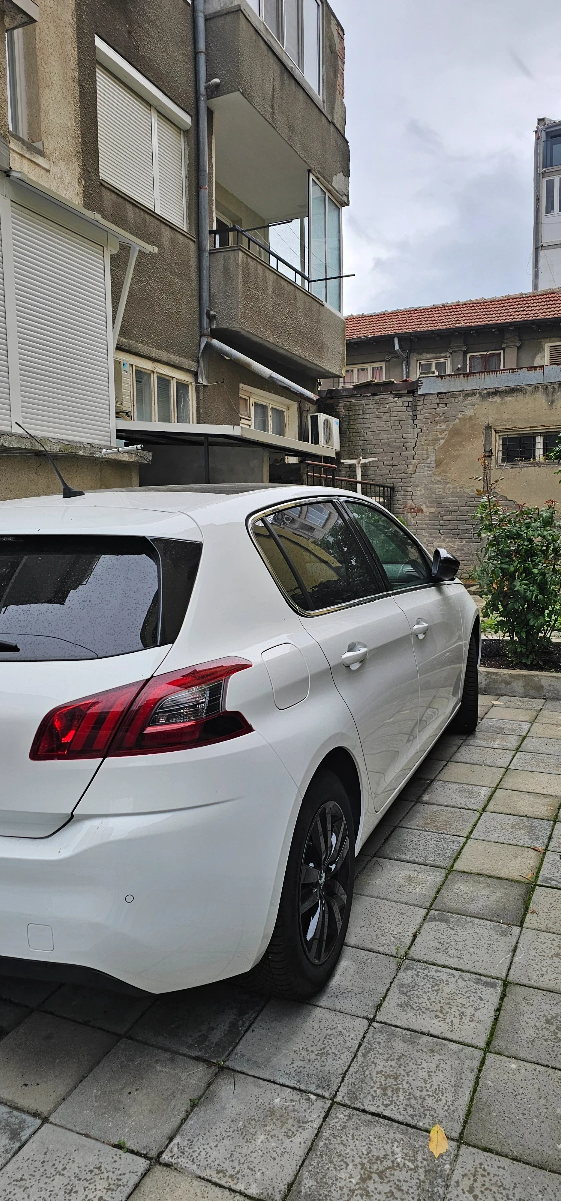 Peugeot 308 GT 1.2 e-THP 130 EAT8 EURO6 - изображение 3