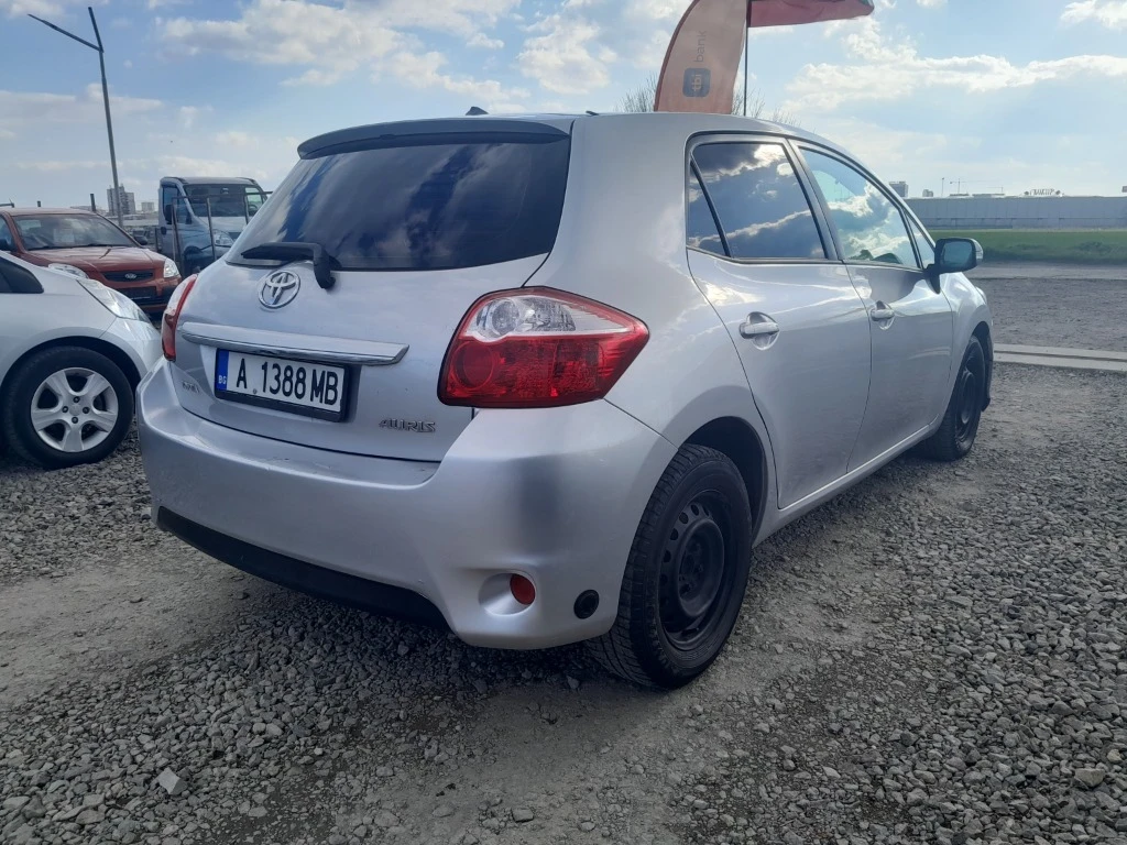 Toyota Auris  - изображение 6