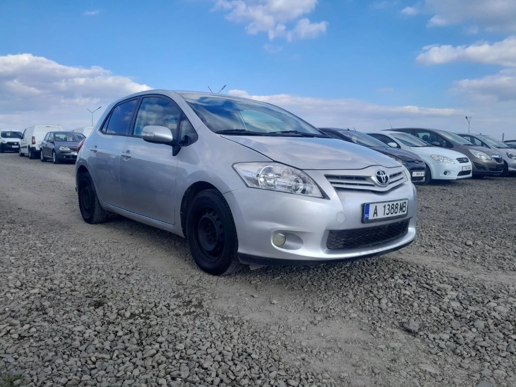 Toyota Auris  - изображение 3