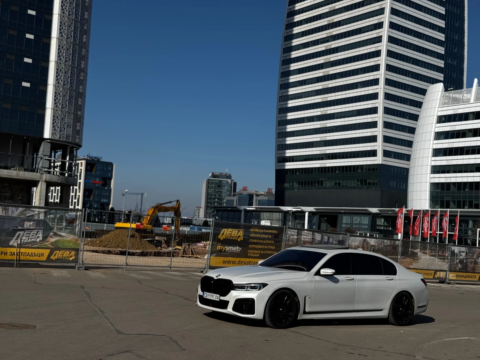 BMW 750  - изображение 8