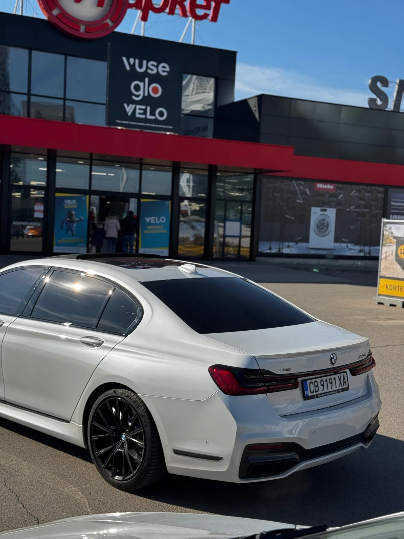 BMW 750  - изображение 6