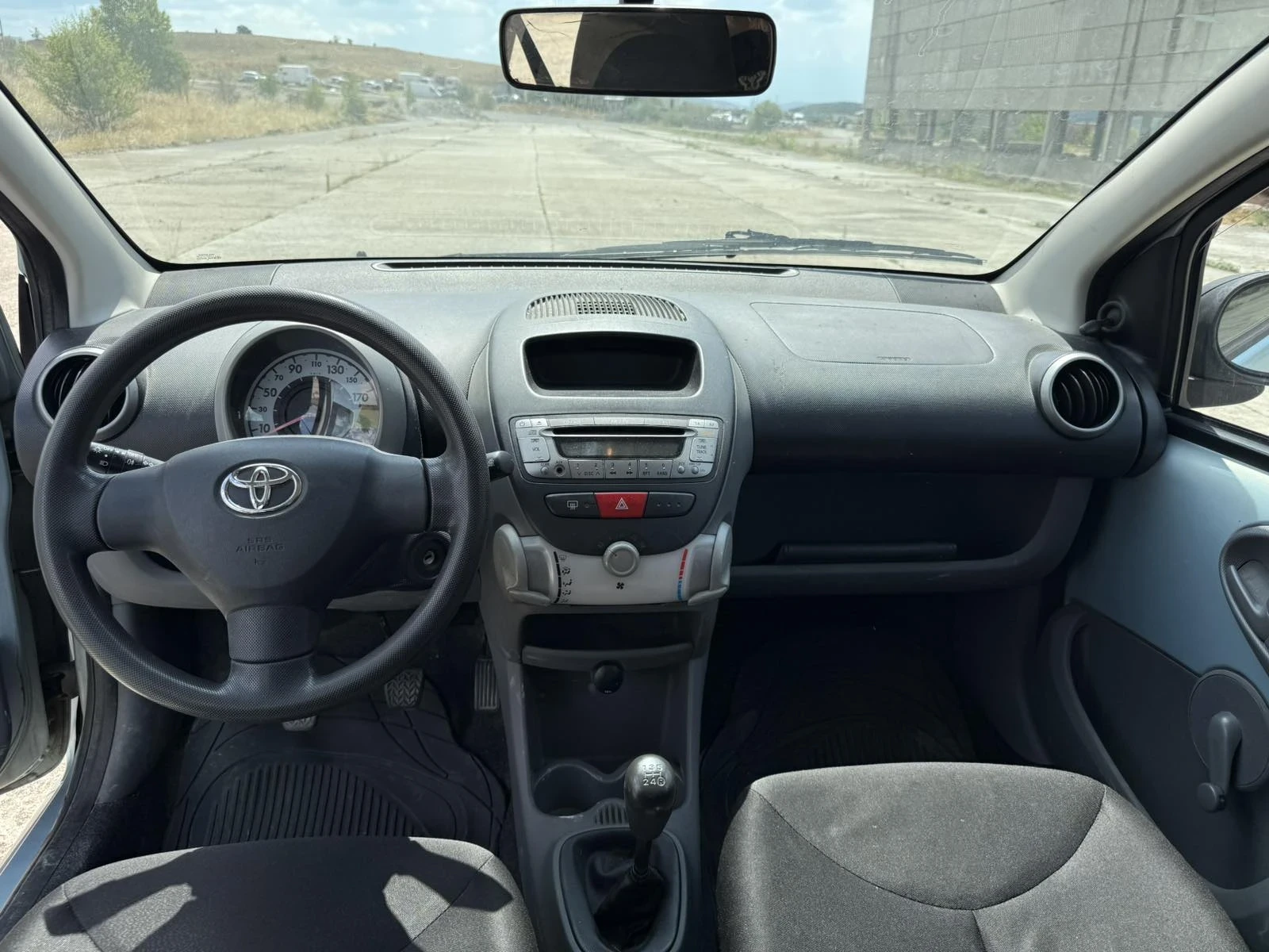 Toyota Aygo 1.0 - изображение 5