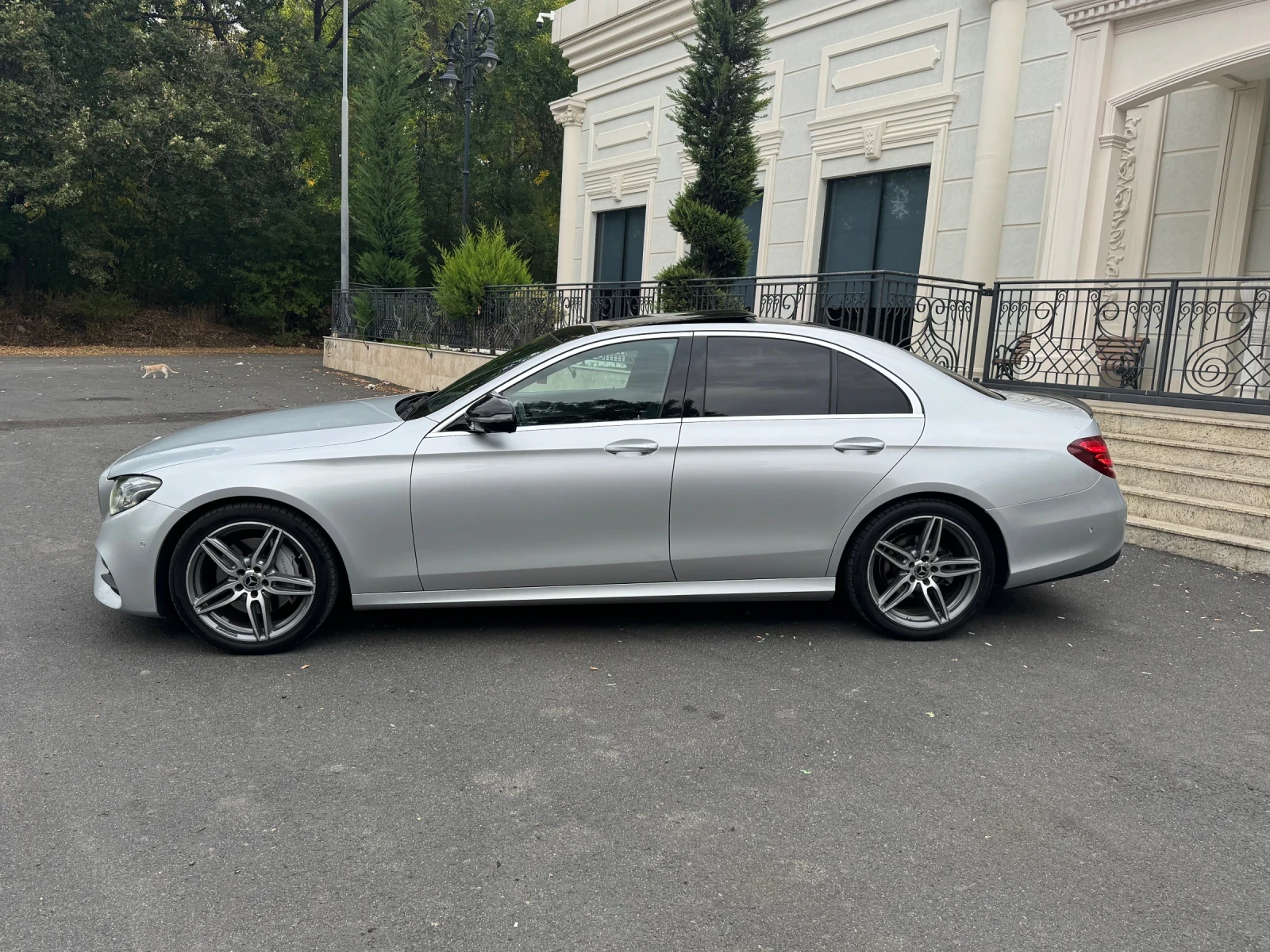Mercedes-Benz E 220  - изображение 6