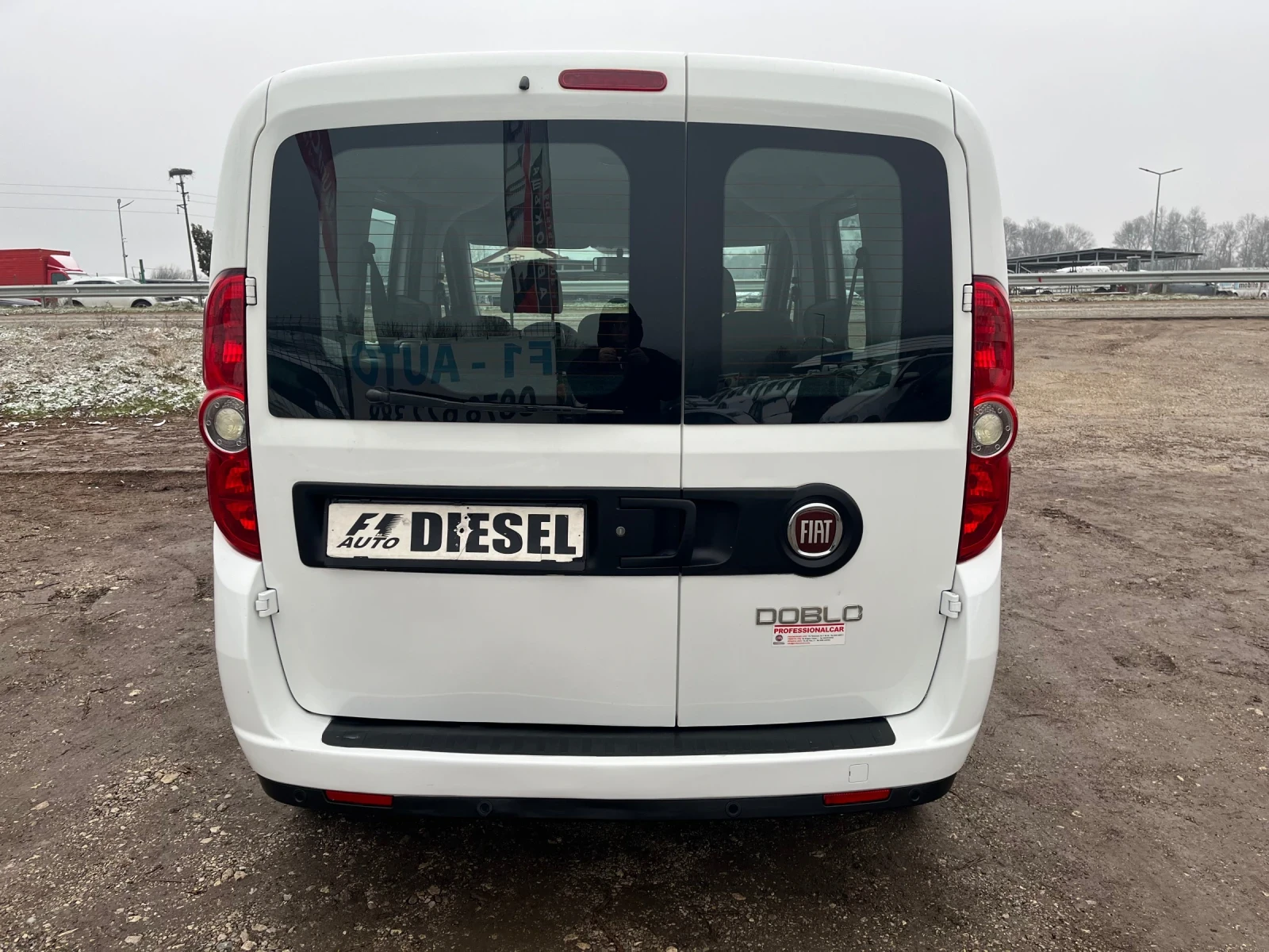 Fiat Doblo 1.6m-jet-105-ITALIA - изображение 10