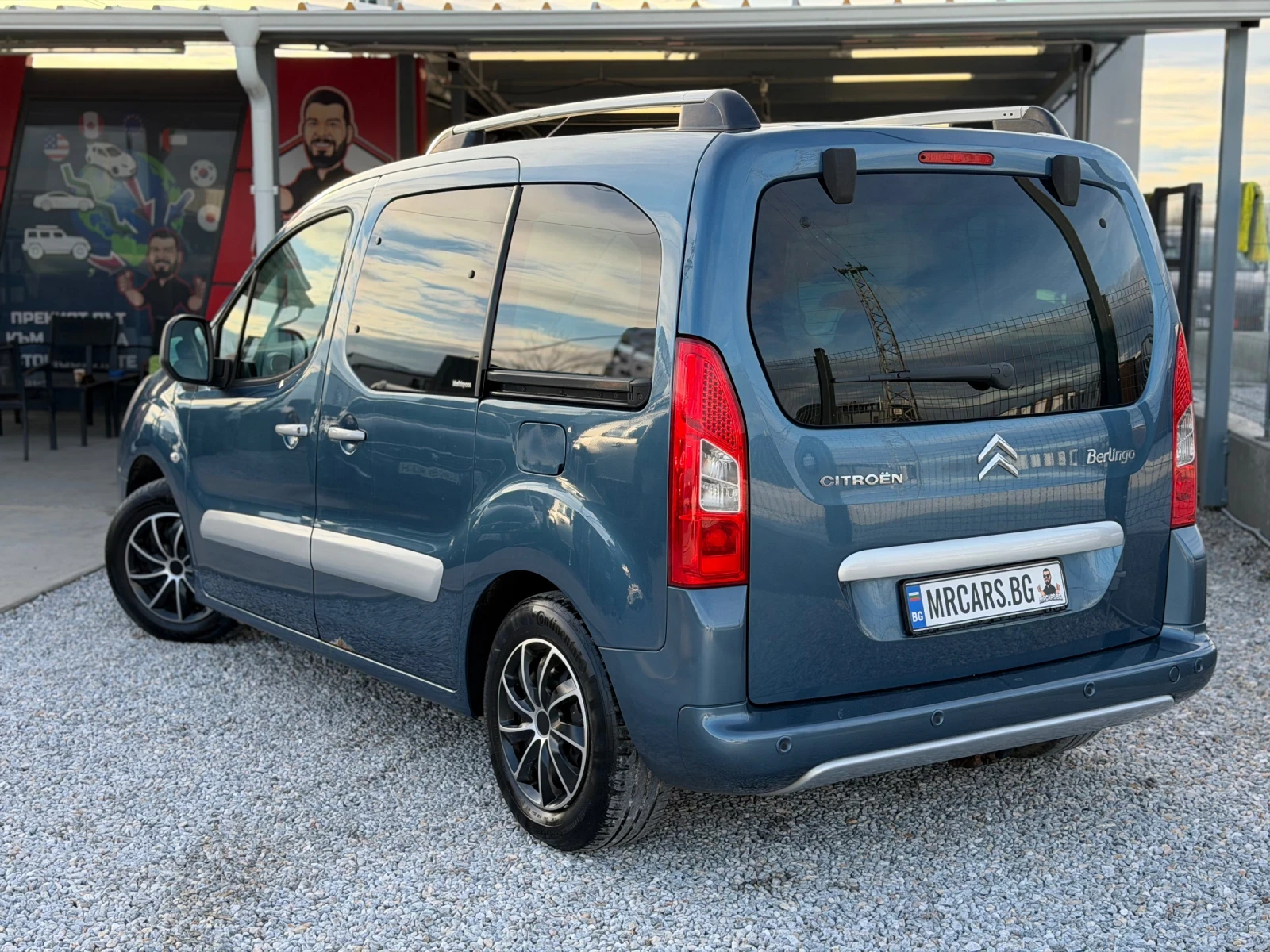 Citroen Berlingo  БЕНЗИН / ГАЗ / ПАНОРАМА  - изображение 4