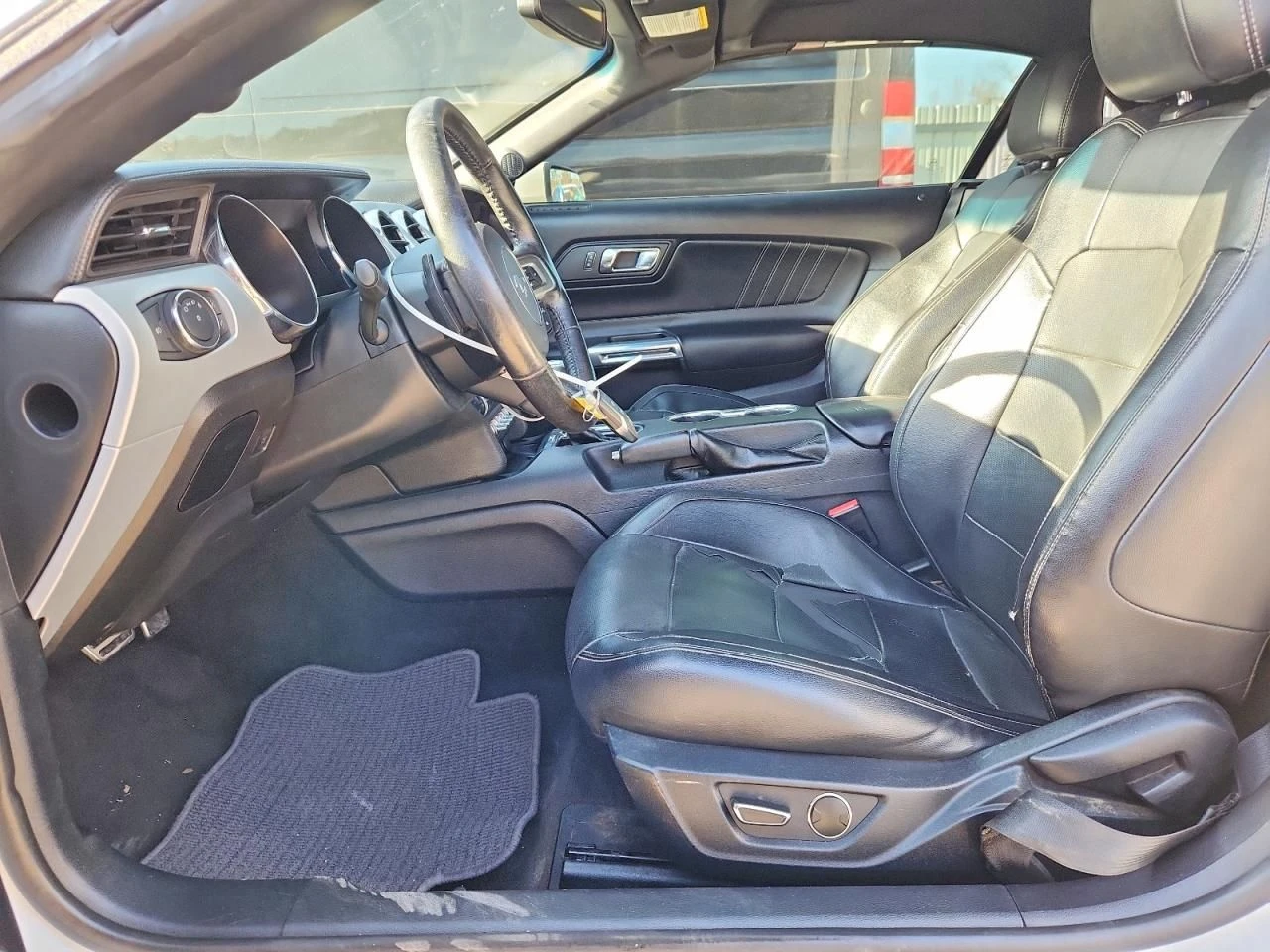 Ford Mustang  - изображение 7