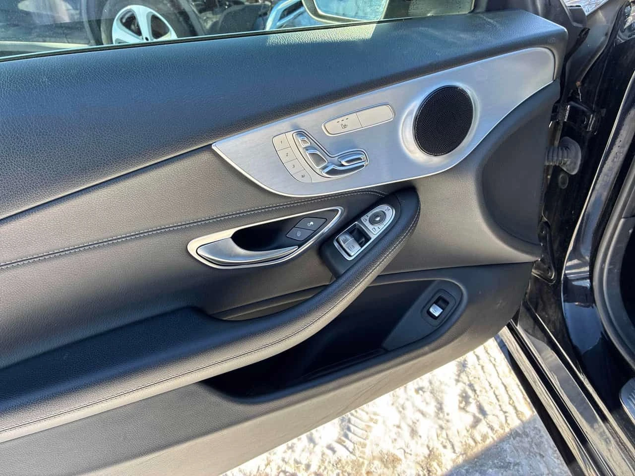 Mercedes-Benz C 300 * CARFAX * 360 * ПОДГРЕВИ * ПАМЕТ, снимка 16 - Автомобили и джипове - 54047331