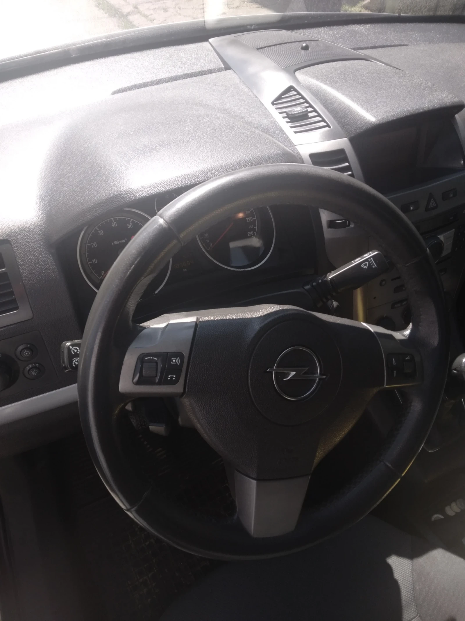 Opel Zafira, снимка 15 - Автомобили и джипове - 54772120