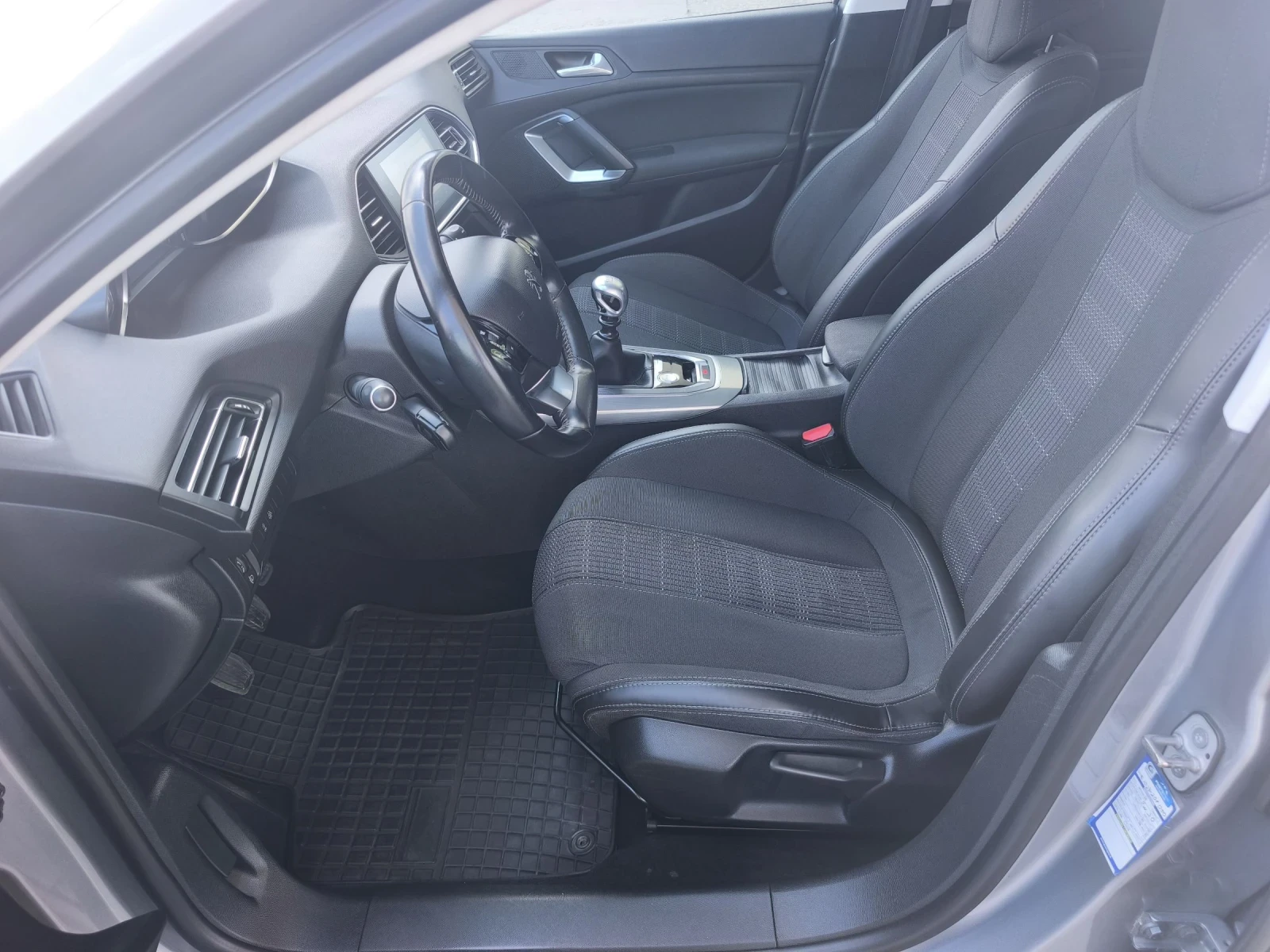Peugeot 308 1.6HDI 120kc ALURRE NEW !!!!, снимка 8 - Автомобили и джипове - 54932337