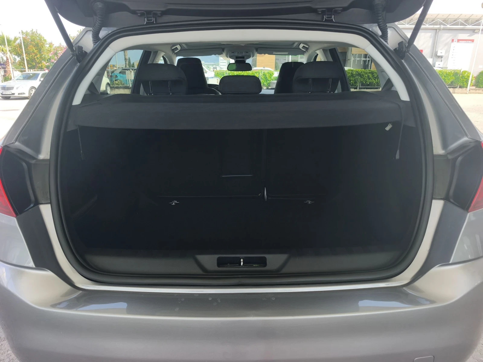 Peugeot 308 1.6HDI 120kc ALURRE NEW !!!!, снимка 13 - Автомобили и джипове - 54932337