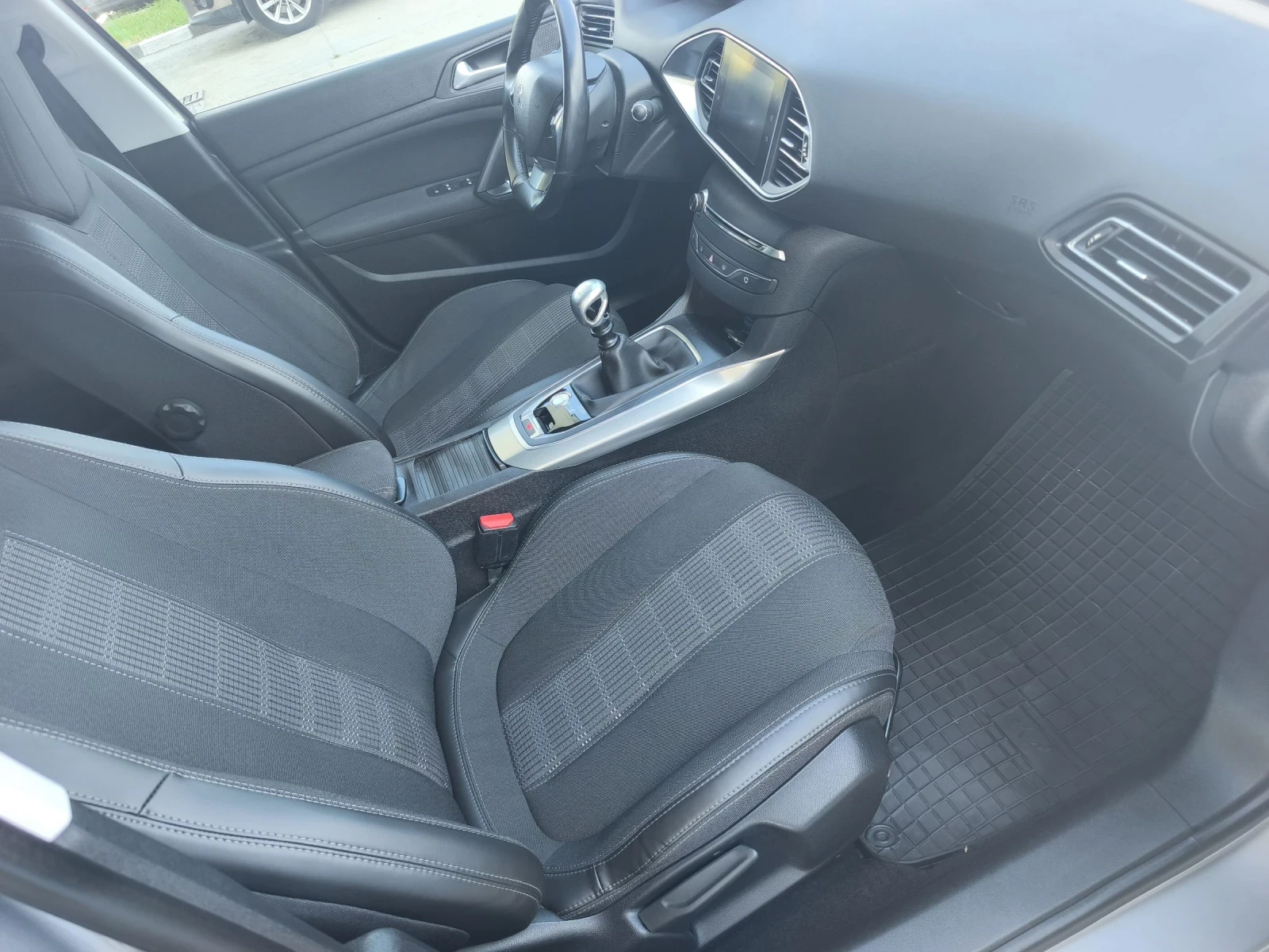 Peugeot 308 1.6HDI 120kc ALURRE NEW !!!!, снимка 11 - Автомобили и джипове - 54932337
