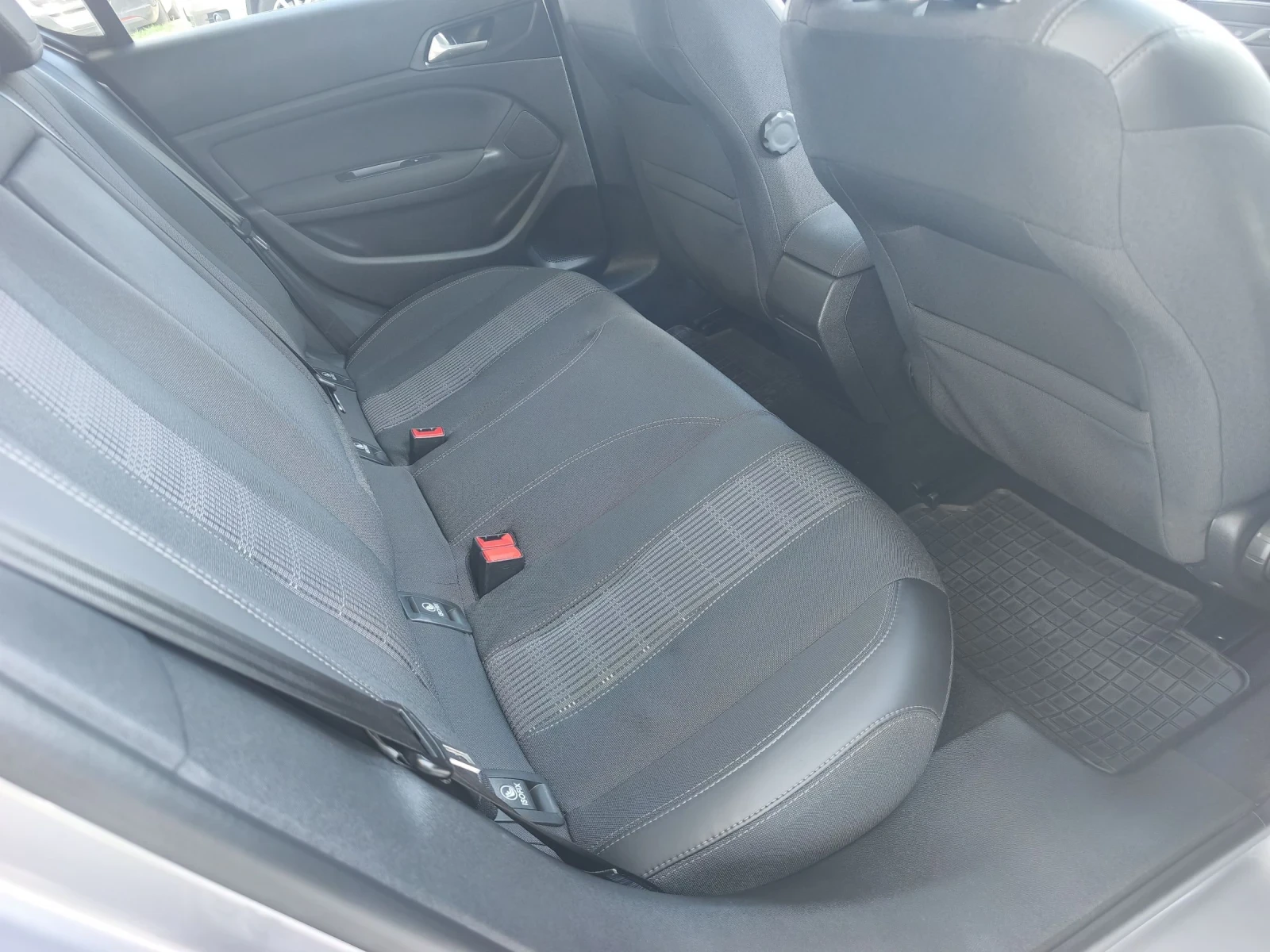 Peugeot 308 1.6HDI 120kc ALURRE NEW !!!!, снимка 12 - Автомобили и джипове - 54932337