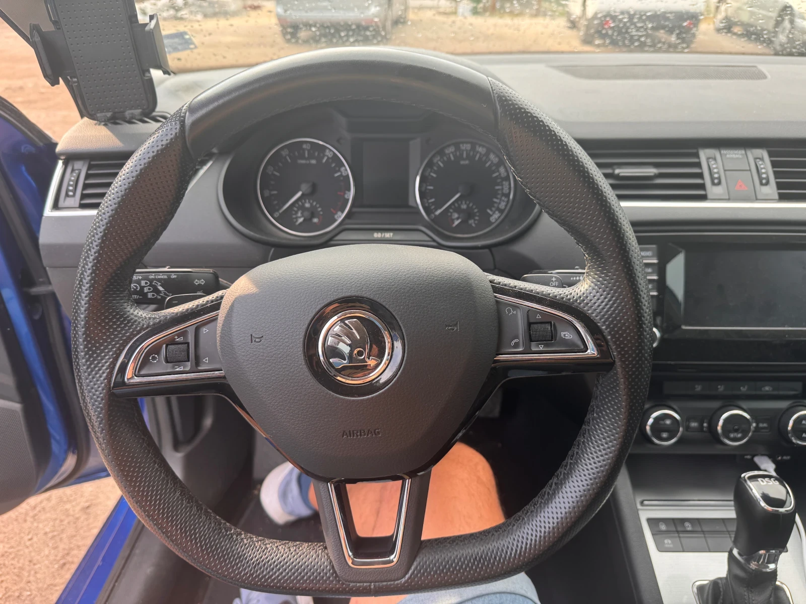 Skoda Octavia Canton/Bi-xenon/Високо ниво., снимка 10 - Автомобили и джипове - 55037778