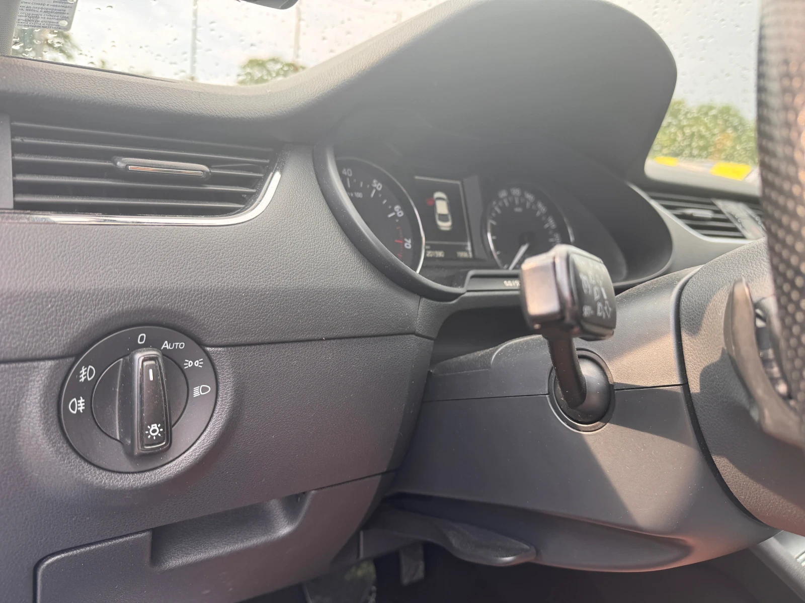 Skoda Octavia Canton/Bi-xenon/Високо ниво., снимка 15 - Автомобили и джипове - 55037778