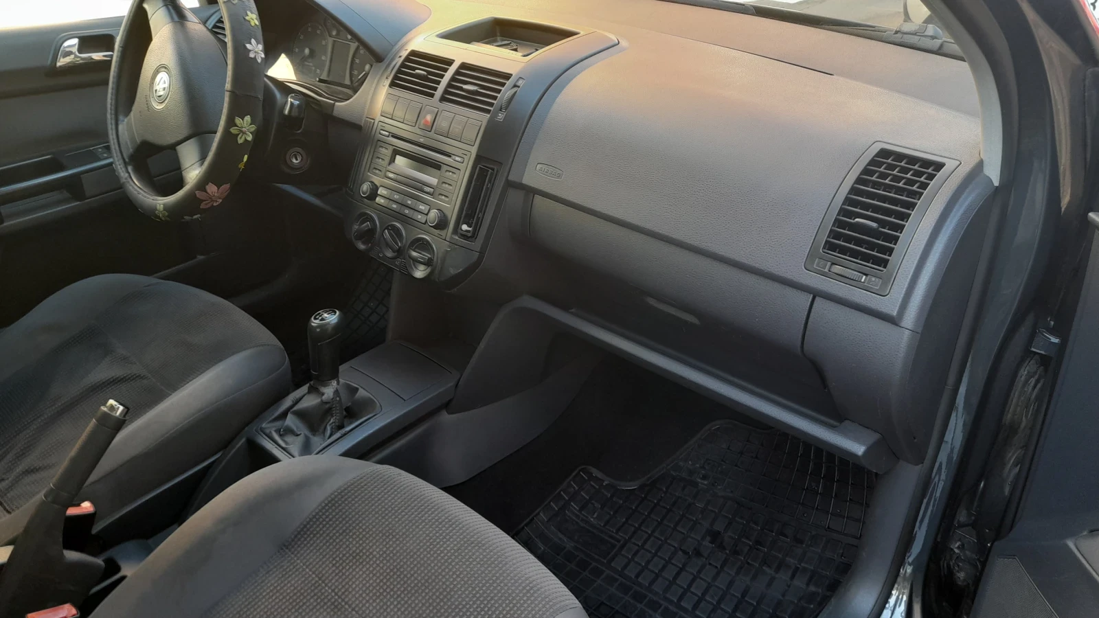 VW Polo, снимка 6 - Автомобили и джипове - 55411627