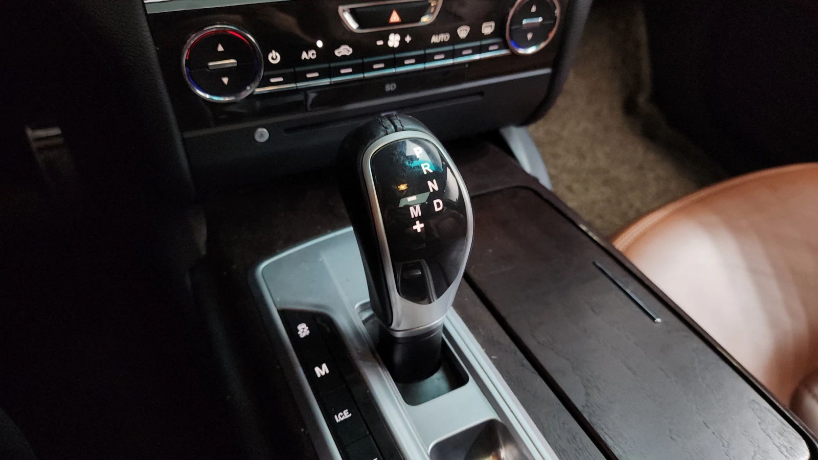 Maserati Ghibli 3.0d* BLIND SPOT* ЕЛ. БАГАЖНИК* ЛЮК* КРАЙНА ЦЕНА, снимка 9 - Автомобили и джипове - 55595242