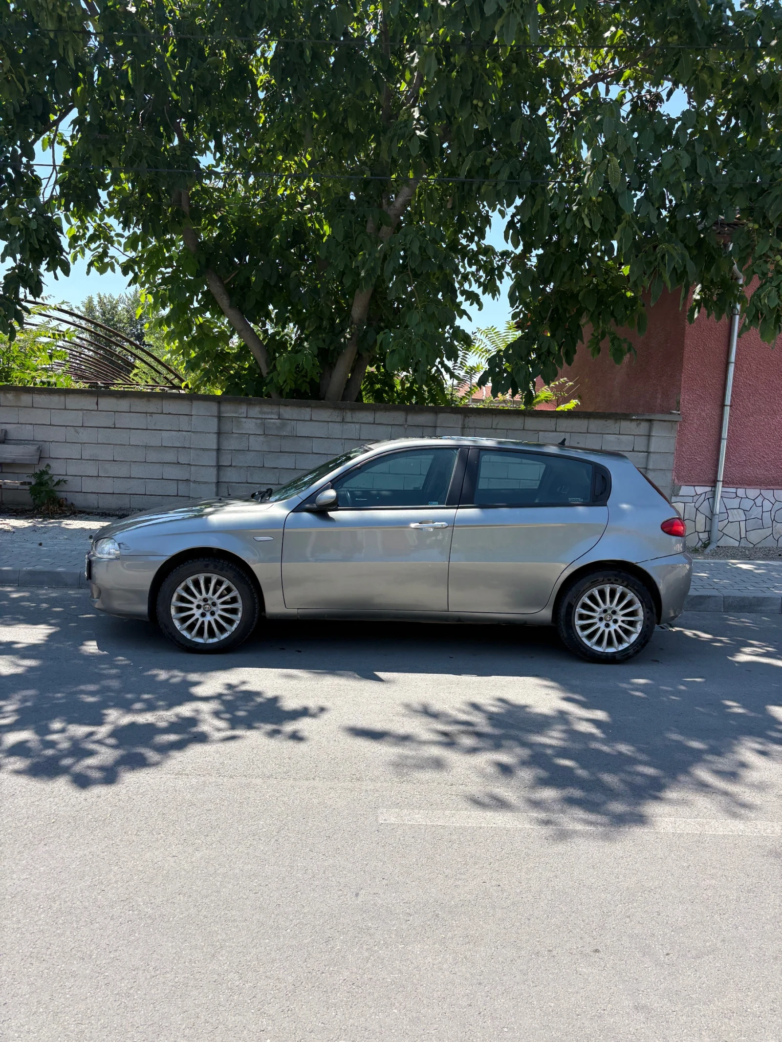 Alfa Romeo 147 2.0 Газ/бензин, снимка 4 - Автомобили и джипове - 55647484