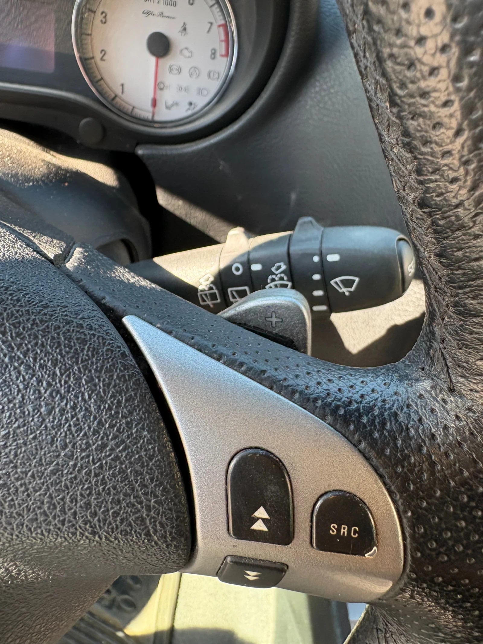 Alfa Romeo 147 2.0 Газ/бензин, снимка 9 - Автомобили и джипове - 55647484