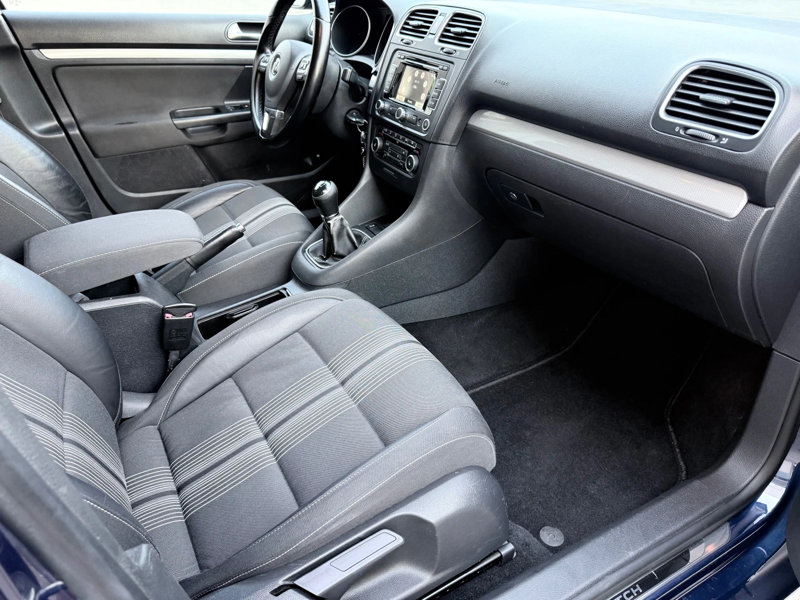 VW Golf, снимка 10 - Автомобили и джипове - 55710363