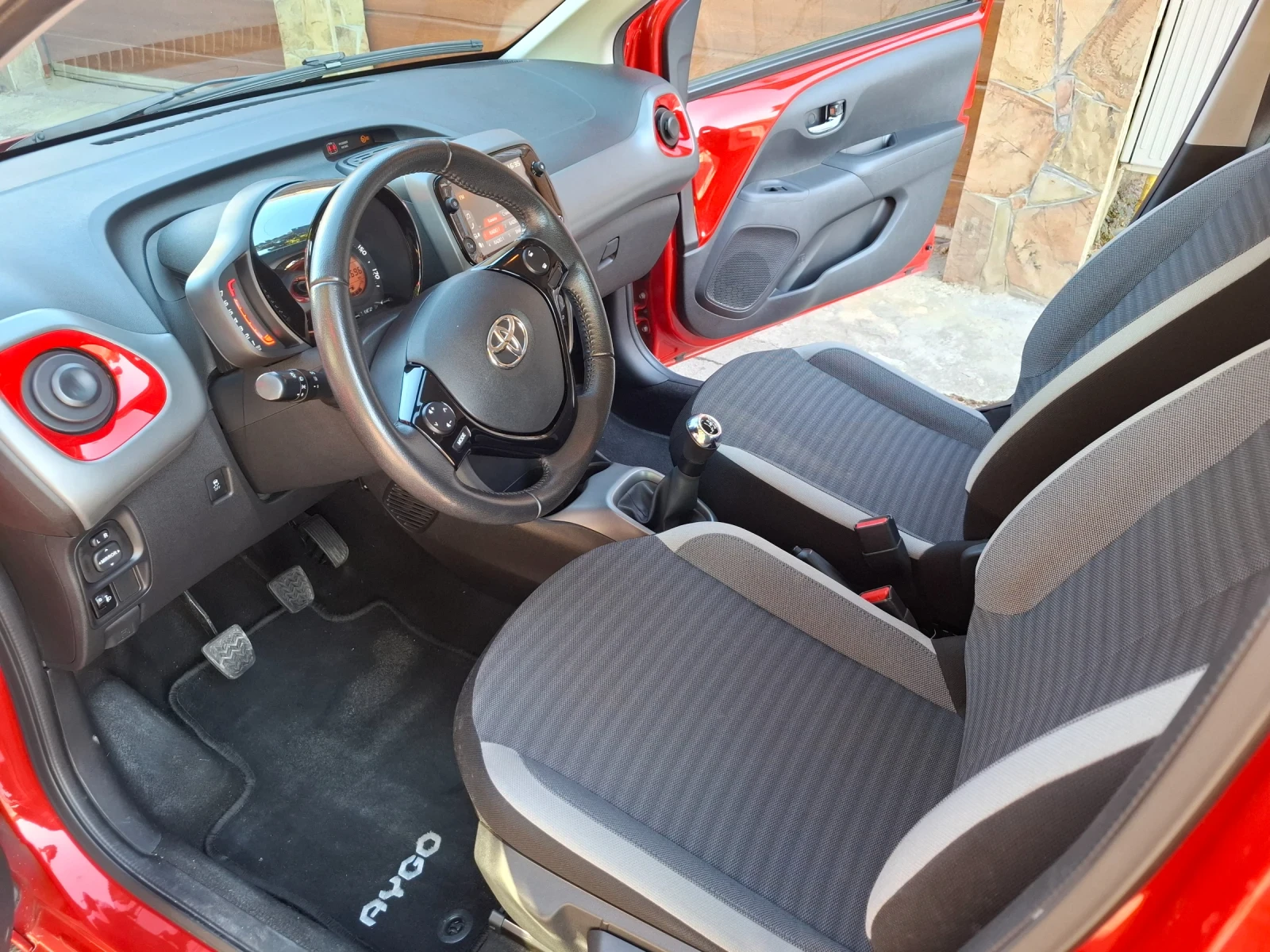 Toyota Aygo X-connect, снимка 13 - Автомобили и джипове - 56125421