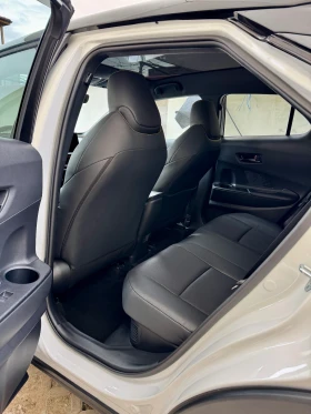 Toyota C-HR 2.0 PHEV Premiere Edition(HERO) Платено Каско и ГО, снимка 14