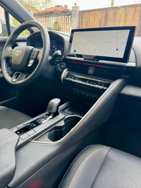 Toyota C-HR 2.0 PHEV Premiere Edition(HERO) Платено Каско и ГО | Auto.bg — изображение 9