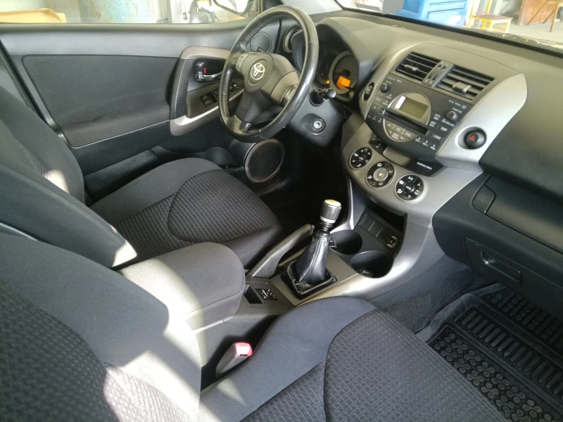 Toyota Rav4 2.2 DCAT 177к.с., снимка 7 - Автомобили и джипове - 48396469